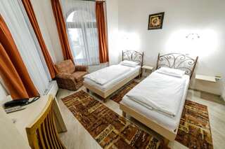 Отель Vila Belvedere Галац Двухместный номер с 2 отдельными кроватями-6